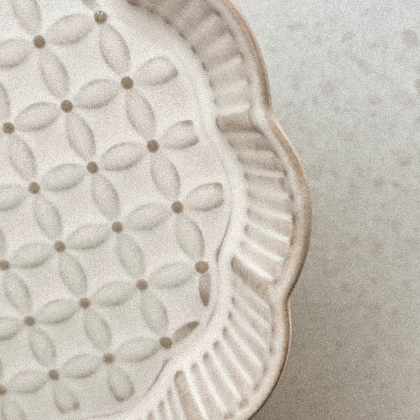 Bordje met bloemenmotief