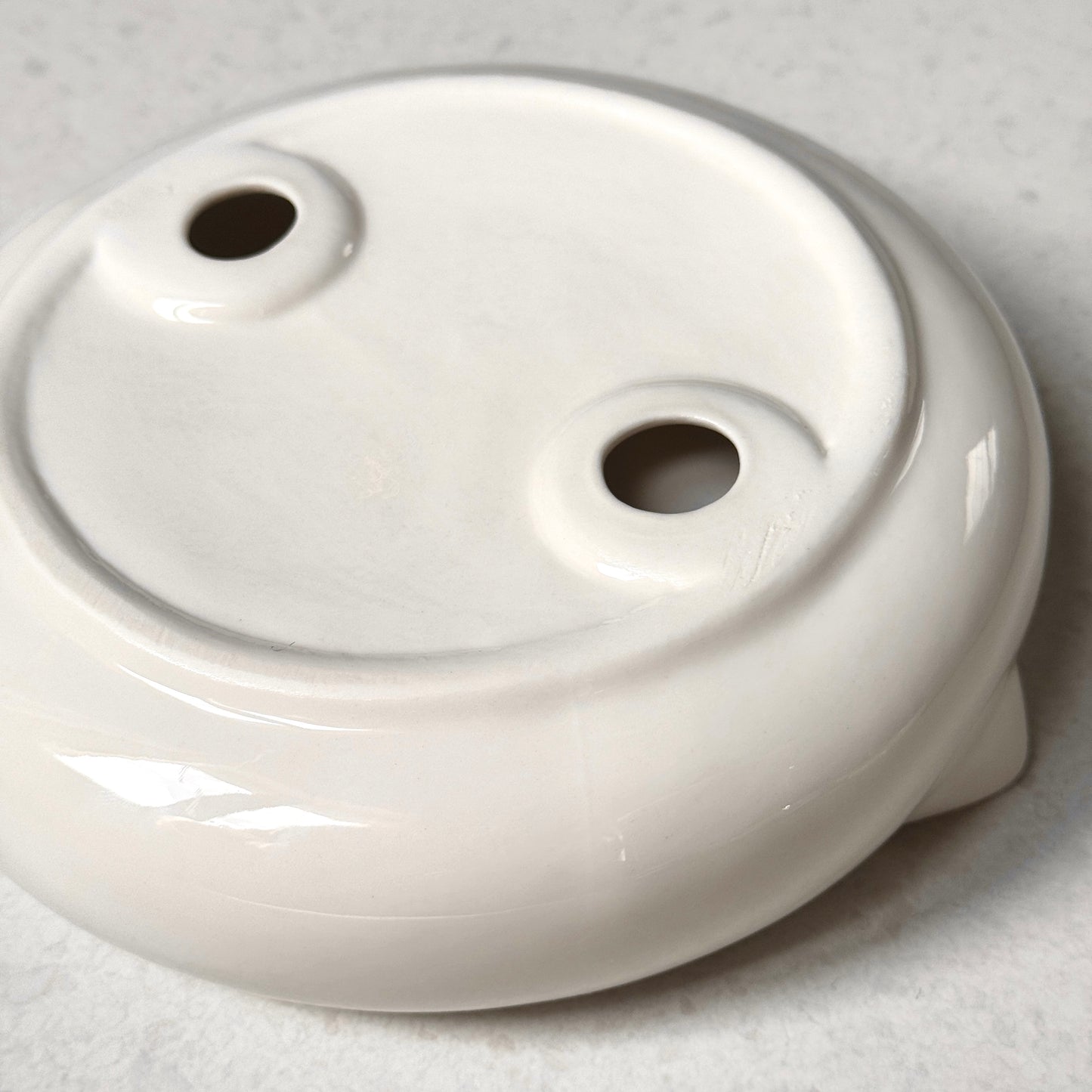 Keramische voerbak met kattenoortjes