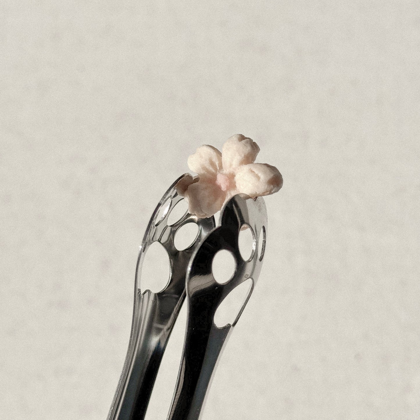 Knijptang met pootafdruk