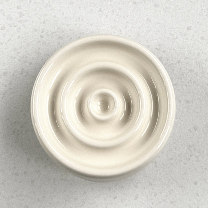 Verhoogde Spiraal Slow Feeder