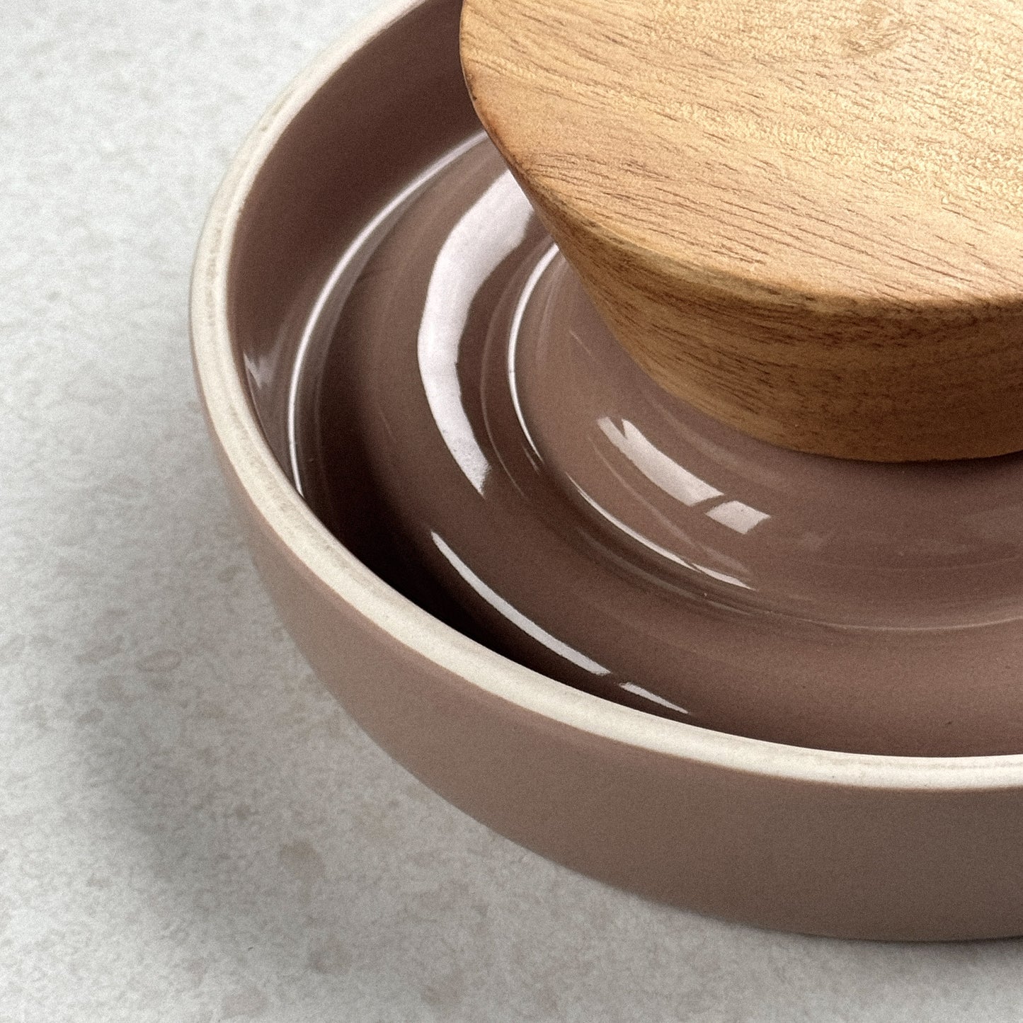 Verhoogde Spiraal Slow Feeder