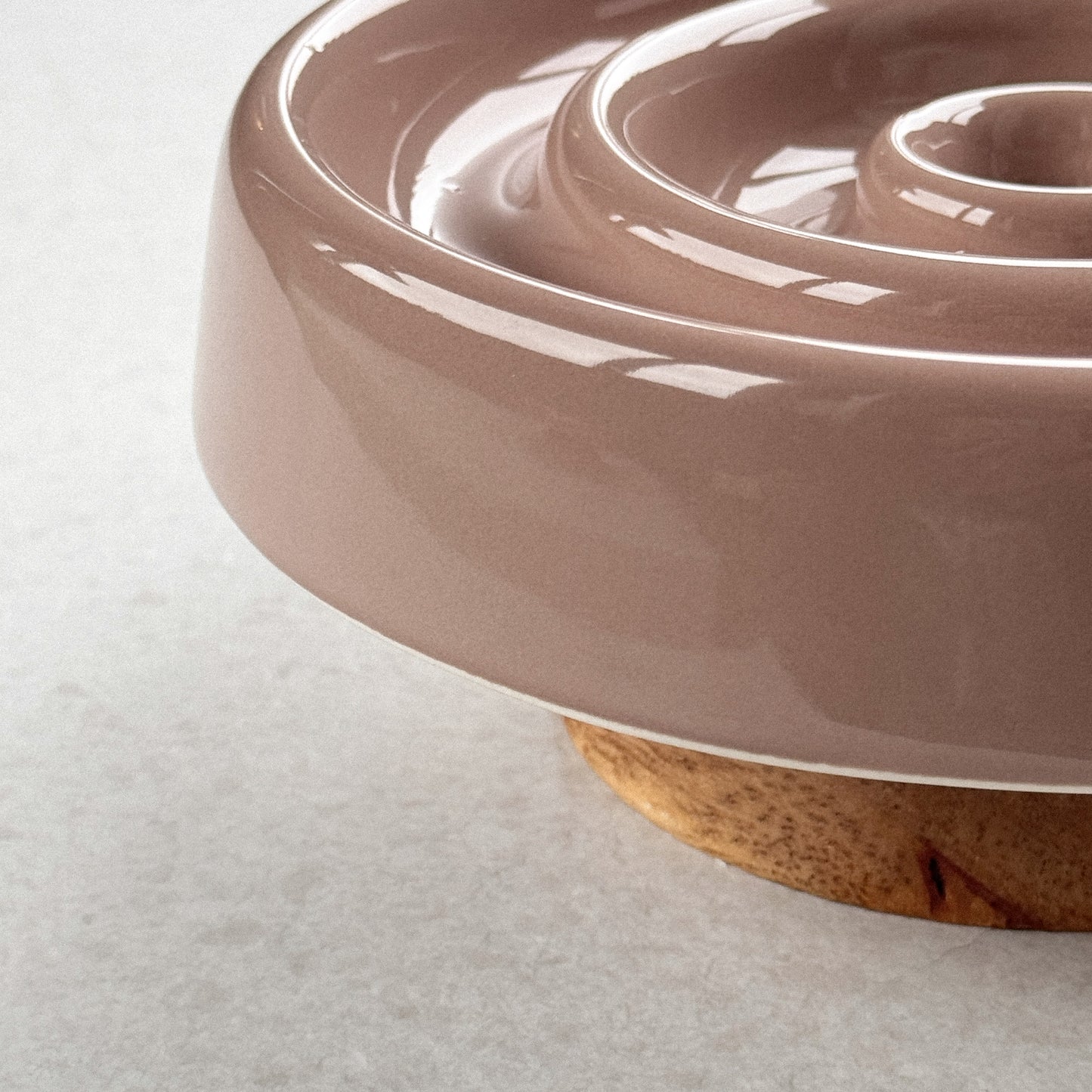 Verhoogde Spiraal Slow Feeder