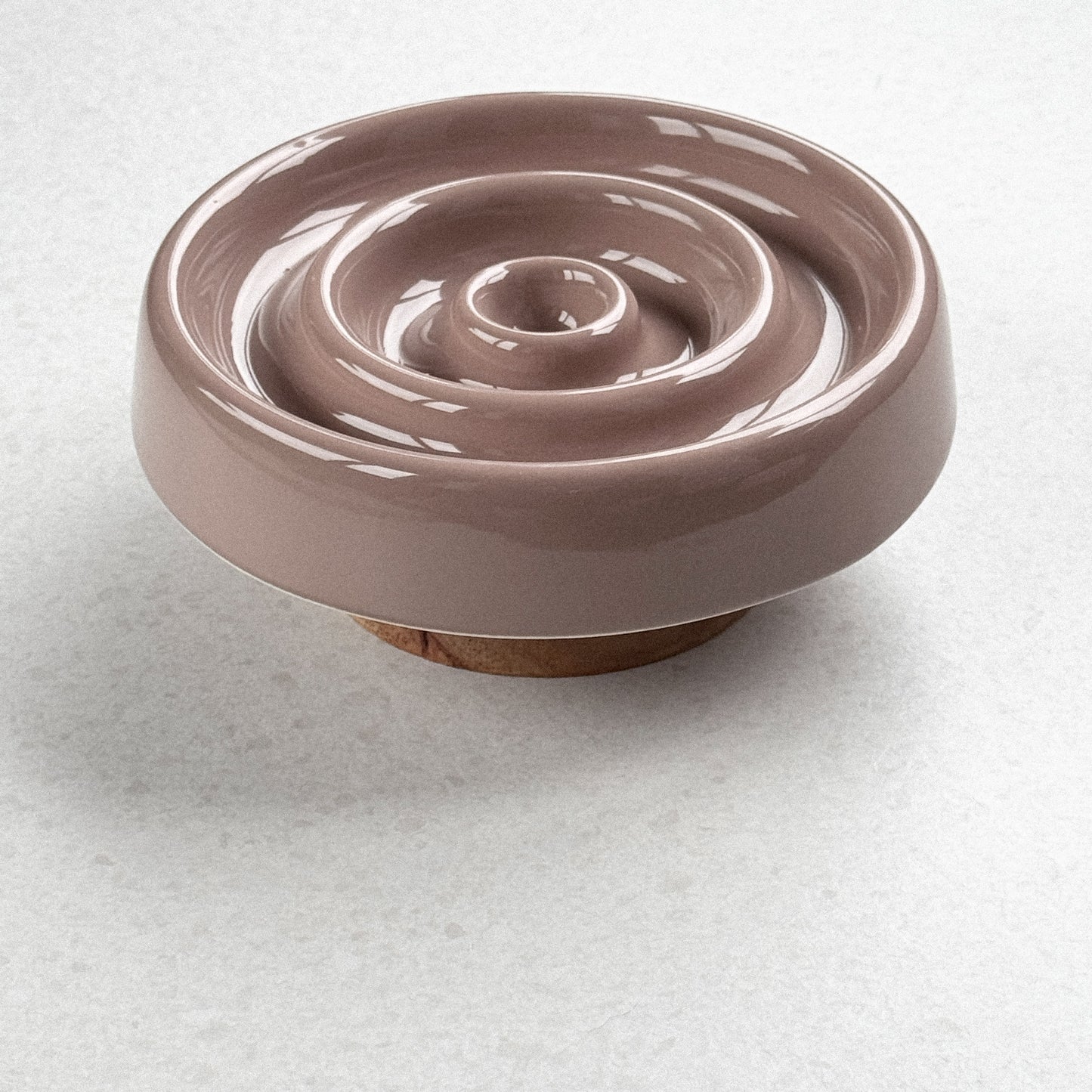 Verhoogde Spiraal Slow Feeder